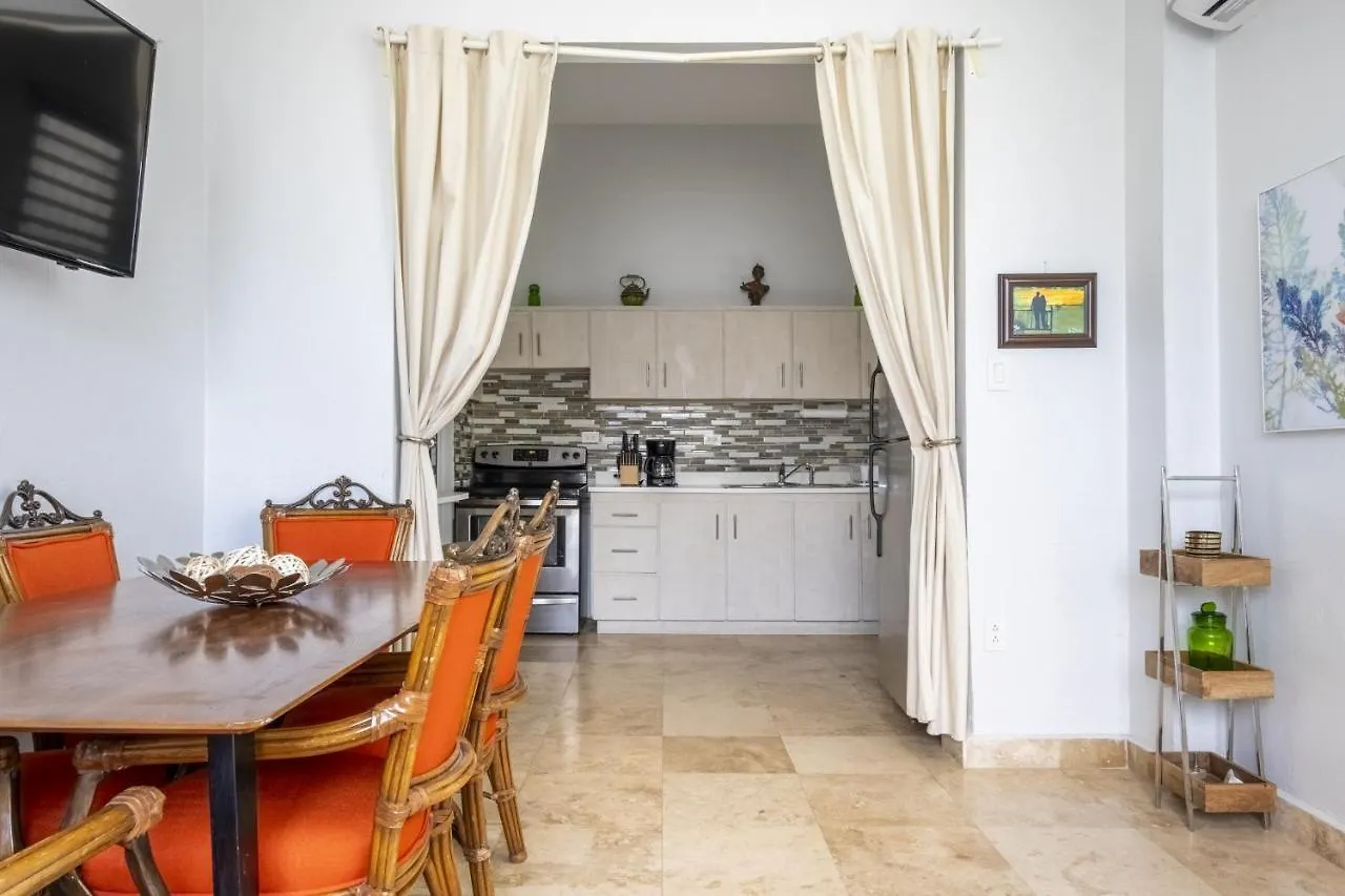 Prime Location At Condado Beach 3Br 2 Ba - Apt 1 San Juan Apartment